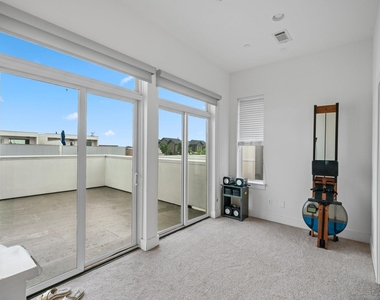 1804 Prospect Street - Photo Thumbnail 40