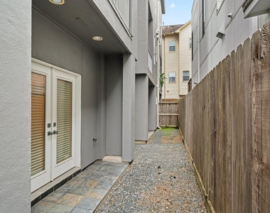 1804 Prospect Street - Photo Thumbnail 11