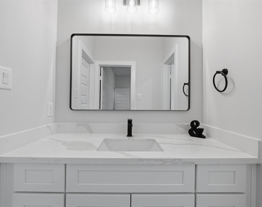 892 Paul Quinn St - Photo Thumbnail 15