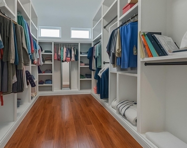 2718 Carriage Hollow Lane - Photo Thumbnail 8