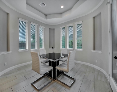 2718 Carriage Hollow Lane - Photo Thumbnail 11