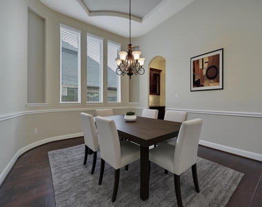 2718 Carriage Hollow Lane - Photo Thumbnail 3