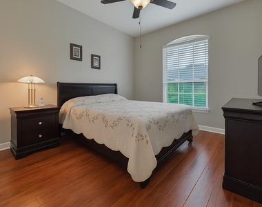 2718 Carriage Hollow Lane - Photo Thumbnail 14