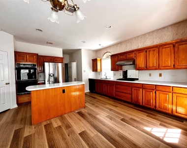 16911 Ascot Meadow Drive - Photo Thumbnail 12
