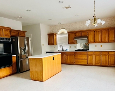 16911 Ascot Meadow Drive - Photo Thumbnail 5