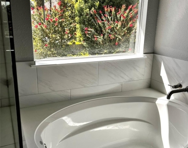 16911 Ascot Meadow Drive - Photo Thumbnail 27