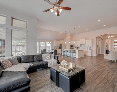 3510 Auburn Creek Circle - Photo Thumbnail 3