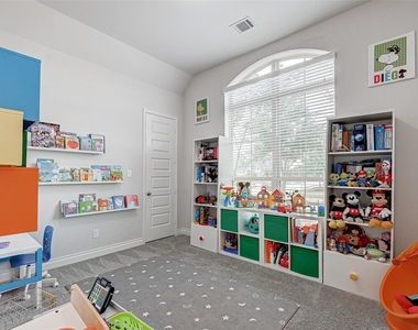 3510 Auburn Creek Circle - Photo Thumbnail 17