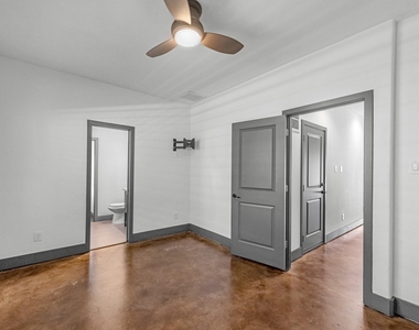 5802 Kansas Street - Photo Thumbnail 8