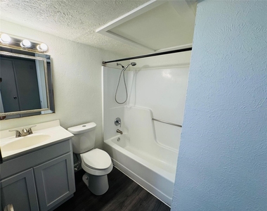 24131 Four Sixes Lane - Photo Thumbnail 6