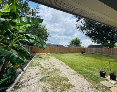 24131 Four Sixes Lane - Photo Thumbnail 12