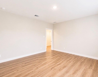 4612 Spoon Bill Cove Drive - Photo Thumbnail 18