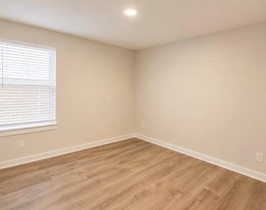 4612 Spoon Bill Cove Drive - Photo Thumbnail 6