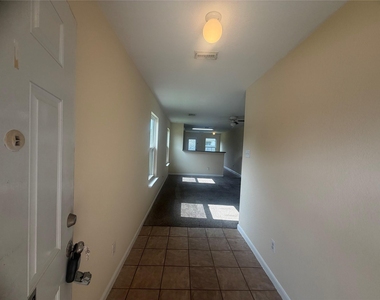 8103 Forest Glen Drive - Photo Thumbnail 4