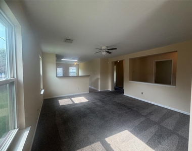 8103 Forest Glen Drive - Photo Thumbnail 5