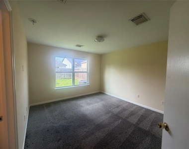 8103 Forest Glen Drive - Photo Thumbnail 8