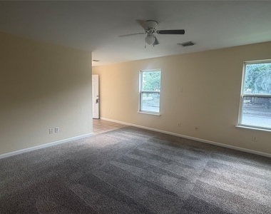 8103 Forest Glen Drive - Photo Thumbnail 17
