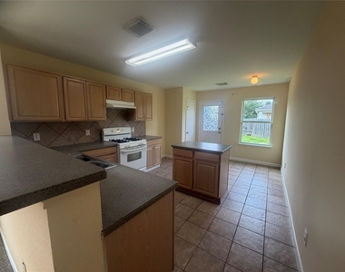 8103 Forest Glen Drive - Photo Thumbnail 6