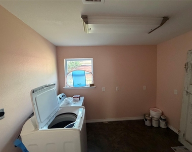 303 Magnusson Avenue - Photo Thumbnail 12