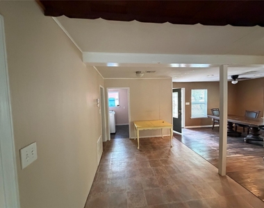 303 Magnusson Avenue - Photo Thumbnail 10