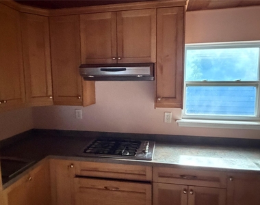 303 Magnusson Avenue - Photo Thumbnail 8
