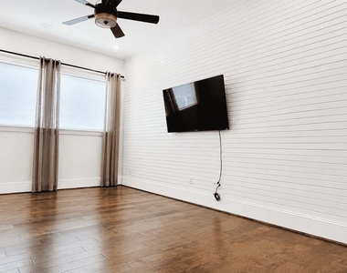 2418 Sandhill Crest Lane - Photo Thumbnail 9