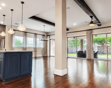 2418 Sandhill Crest Lane - Photo Thumbnail 6