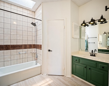 2402 Intrepid Way - Photo Thumbnail 29
