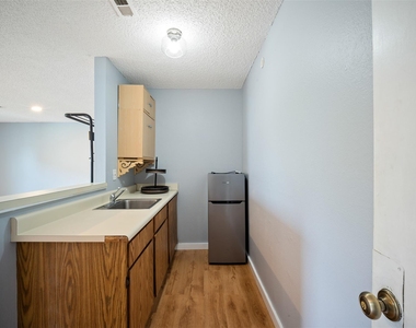 2402 Intrepid Way - Photo Thumbnail 31