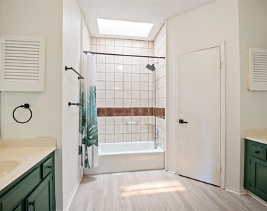 2402 Intrepid Way - Photo Thumbnail 30