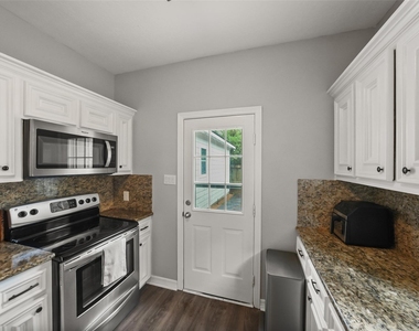 11307 Alcott Drive - Photo Thumbnail 6