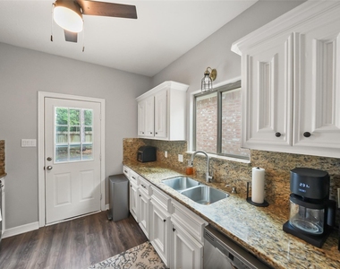 11307 Alcott Drive - Photo Thumbnail 5