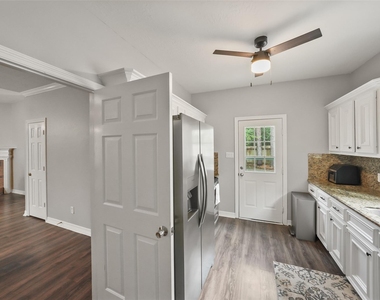 11307 Alcott Drive - Photo Thumbnail 8