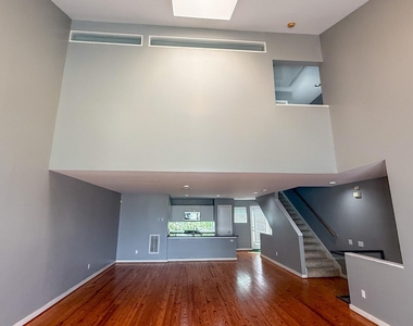 2605 Calumet Street - Photo Thumbnail 6