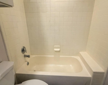 2605 Calumet Street - Photo Thumbnail 12