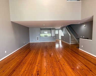 2605 Calumet Street - Photo Thumbnail 5