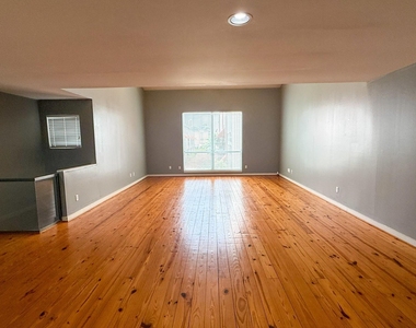 2605 Calumet Street - Photo Thumbnail 4