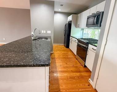 2605 Calumet Street - Photo Thumbnail 7
