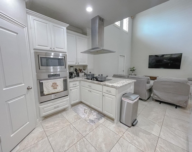 13422 Preston Cliff Court - Photo Thumbnail 5