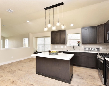 7715 Butler Lakes Court - Photo Thumbnail 14
