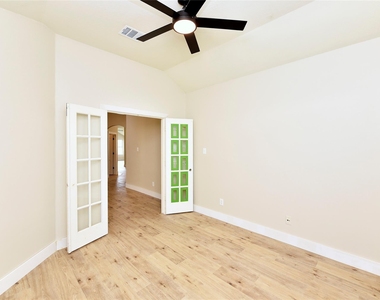 7715 Butler Lakes Court - Photo Thumbnail 24