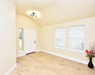 7715 Butler Lakes Court - Photo Thumbnail 3