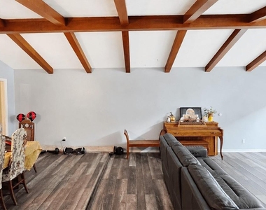 1139 Mainland Drive - Photo Thumbnail 3