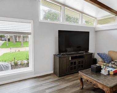 1139 Mainland Drive - Photo Thumbnail 11