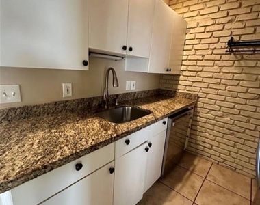 5343 Richmond Avenue - Photo Thumbnail 2