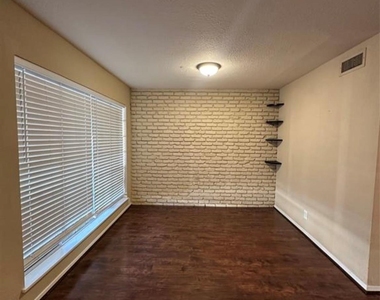 5343 Richmond Avenue - Photo Thumbnail 8