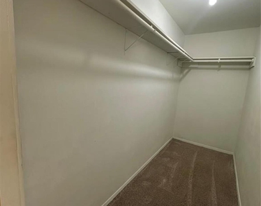 5343 Richmond Avenue - Photo Thumbnail 4