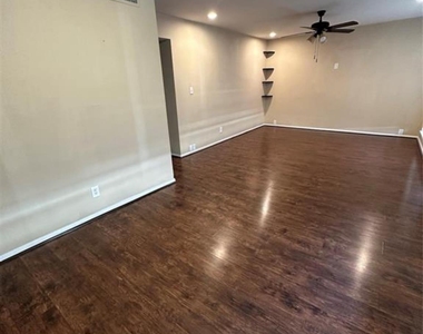 5343 Richmond Avenue - Photo Thumbnail 9