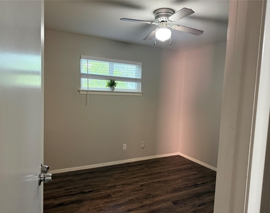 9733 Neuens Road - Photo Thumbnail 2