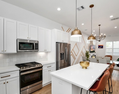 2015 Cochran Street - Photo Thumbnail 10